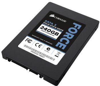 SSD CORSAIR 240GB SATA3 6Gb/s - 2.5" CSSD-F240GB3-BK Force3 + bracket 3,5". Lettura (max) 550 MB/s - Scrittura (max) 520 MB/s.
